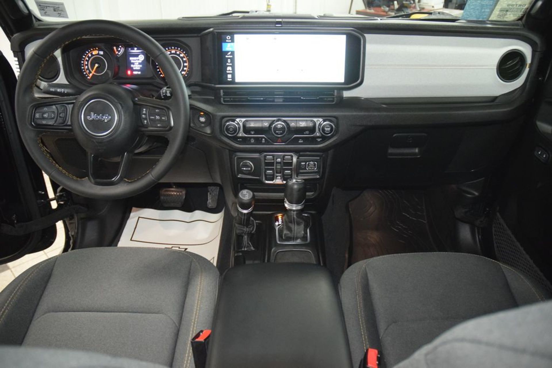 2024 Jeep Wrangler Sport — photo 20