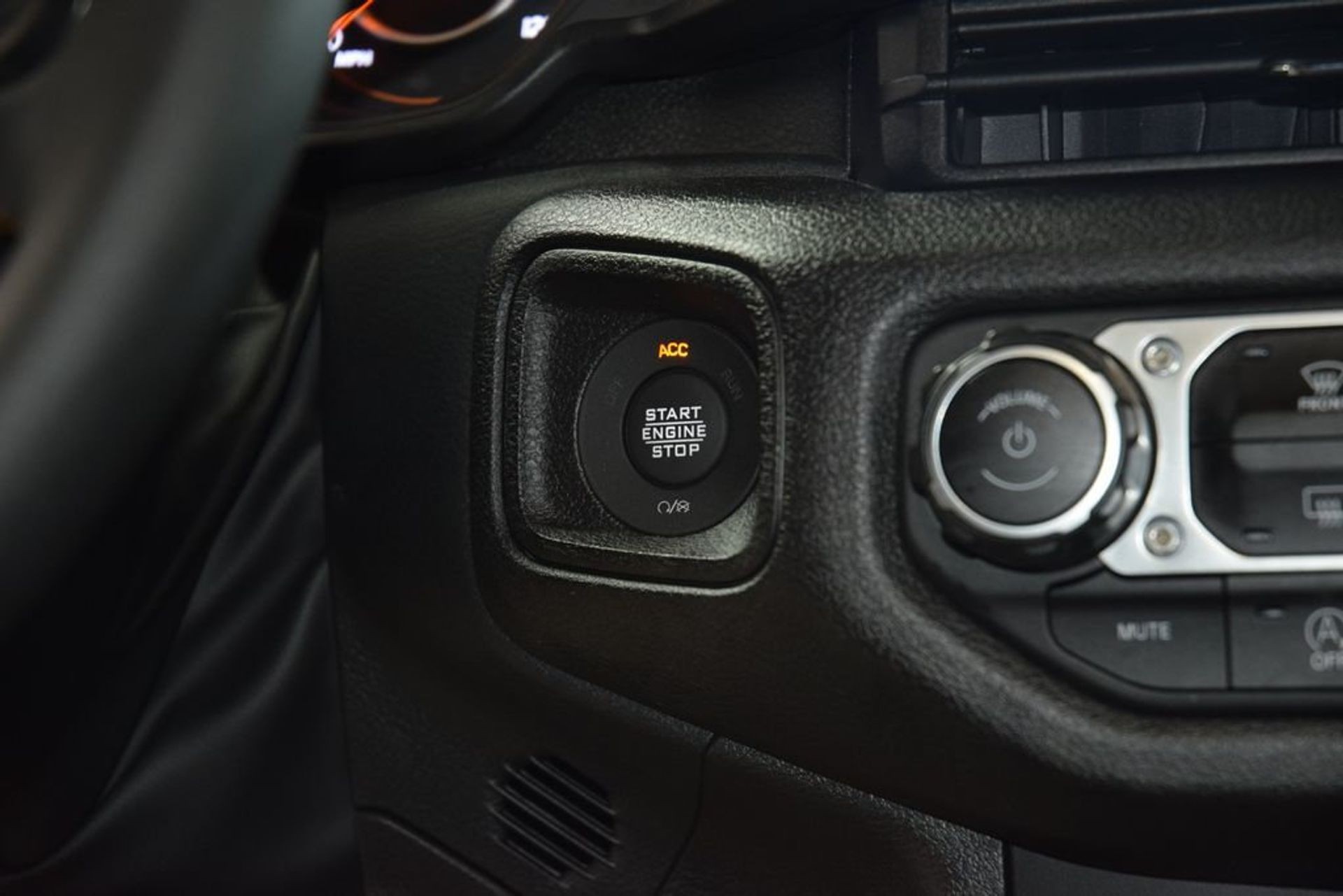 2024 Jeep Wrangler Sport — photo 24