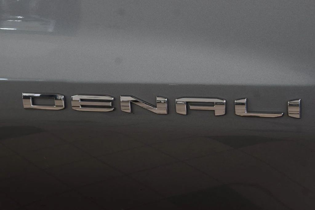 2025 GMC Sierra 1500 — photo 12