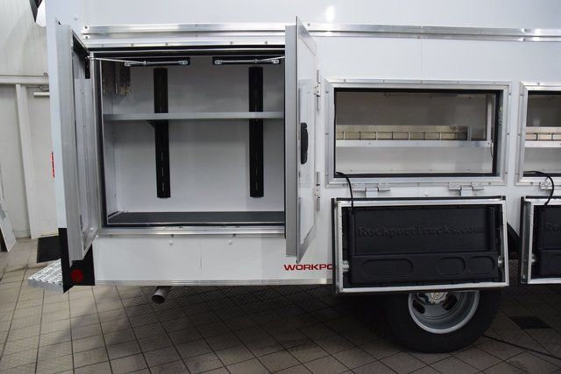 2025 Chevrolet Express 4500 Cutaway — photo 30