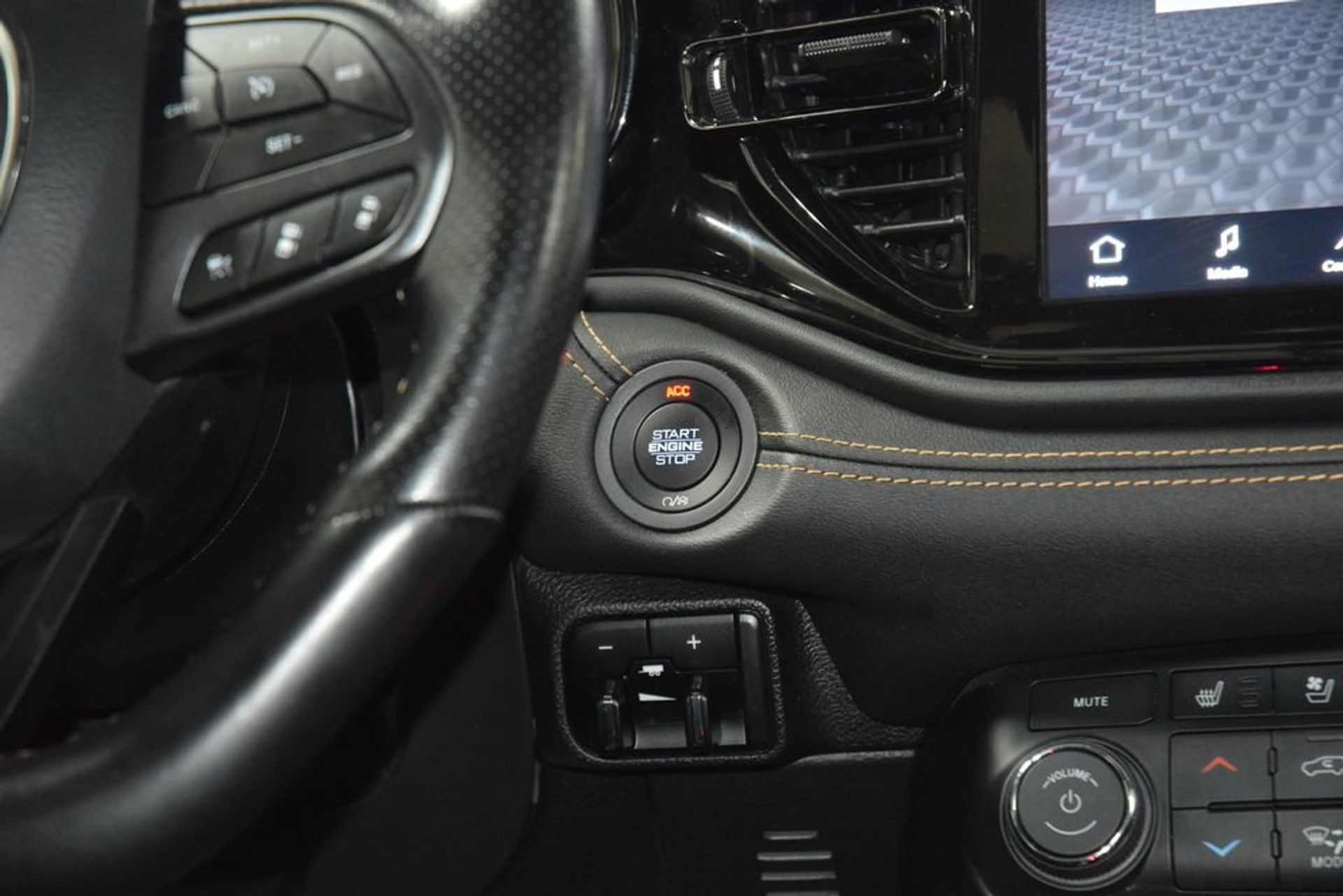 2025 Dodge Durango R/T — photo 21