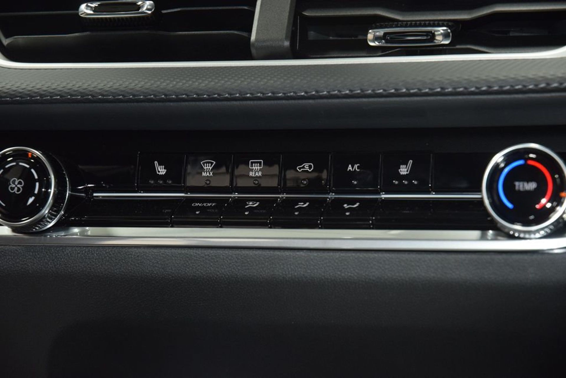 2026 Chevrolet Equinox LT — photo 17