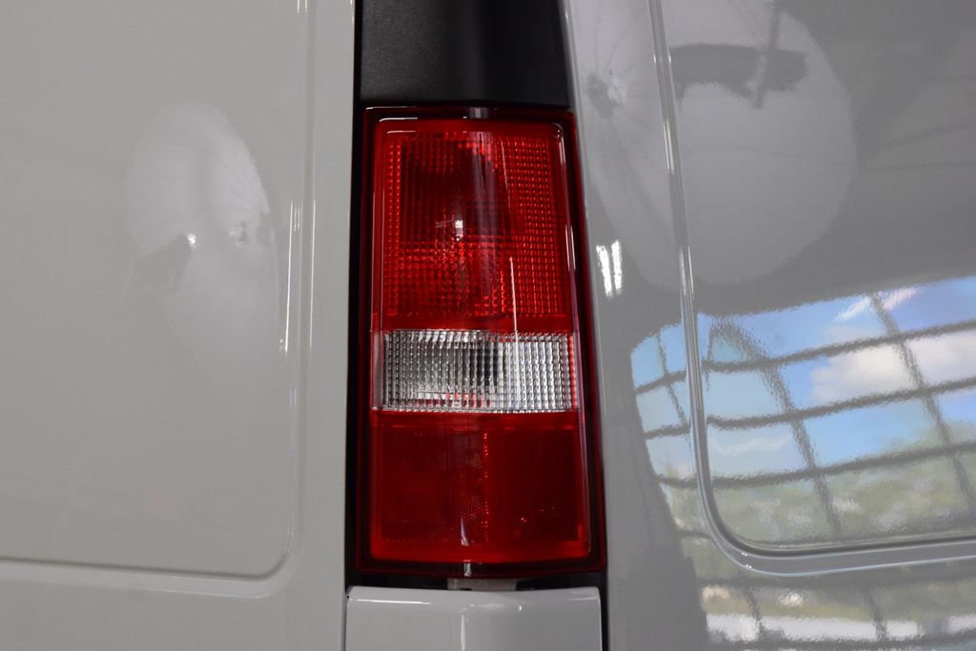 2026 Chevrolet Express 2500 Cargo Van — photo 8
