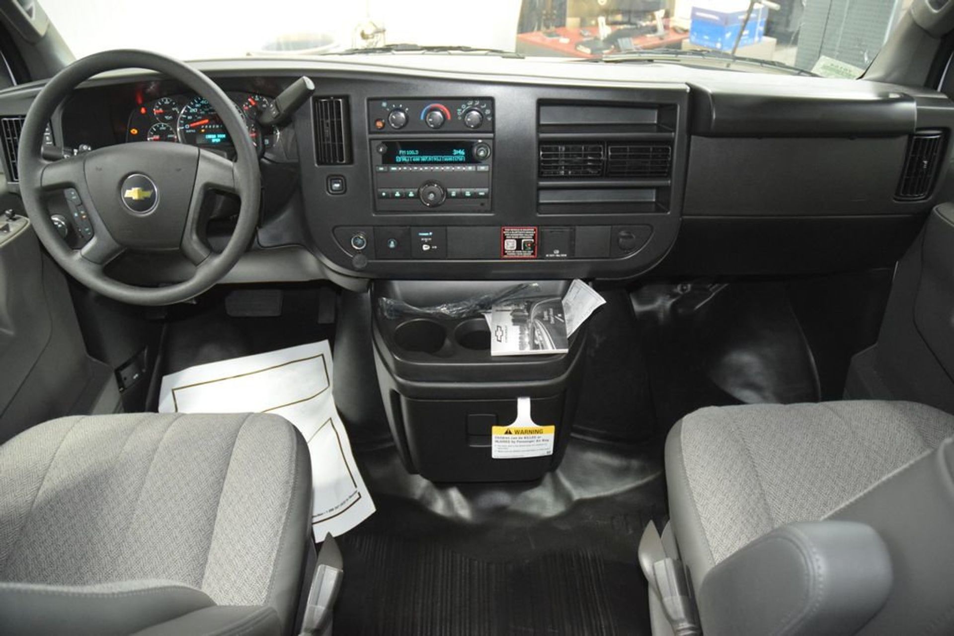 2026 Chevrolet Express 2500 Cargo Van — photo 14