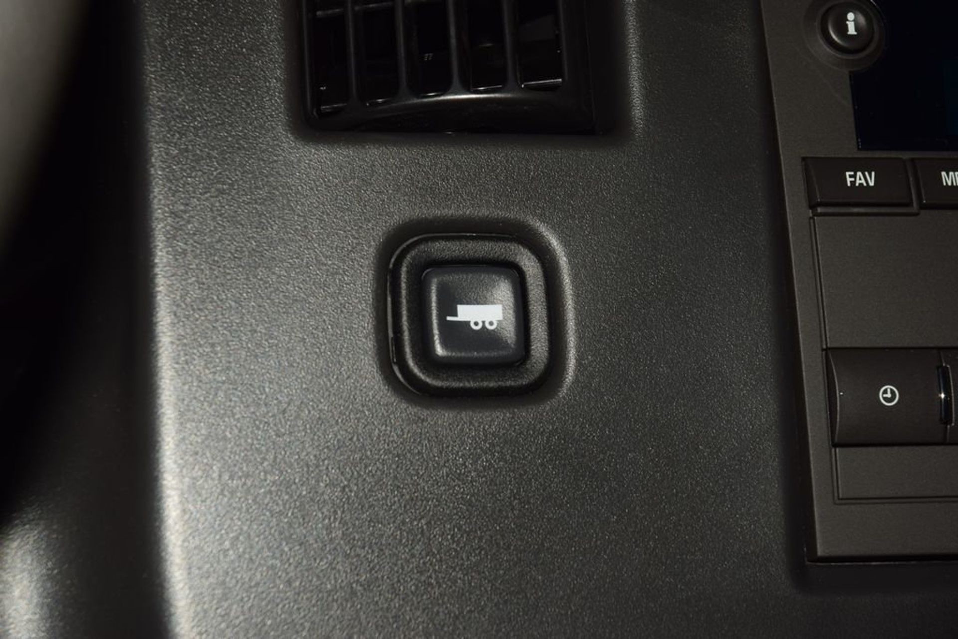 2026 Chevrolet Express 2500 Cargo Van — photo 16