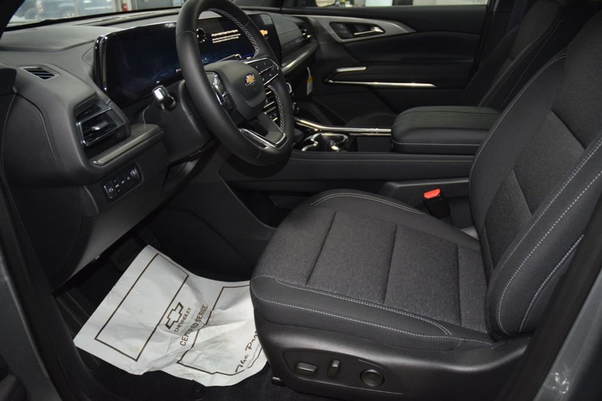 2026 Chevrolet Traverse LT — photo 25