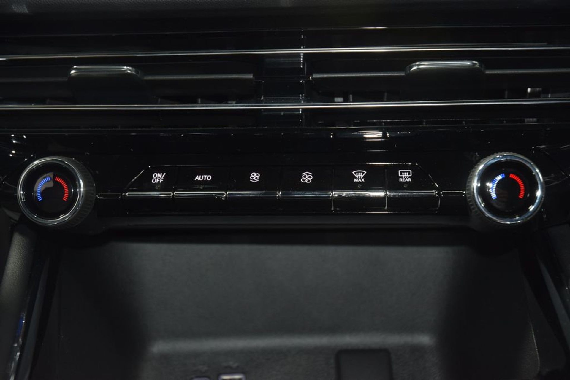 2026 Chevrolet Traverse LT — photo 19