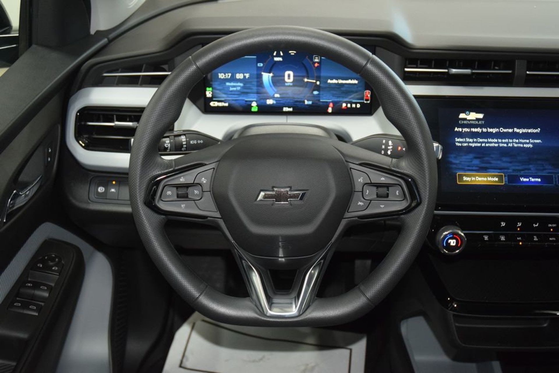 2027 Chevrolet Bolt LT — photo 19
