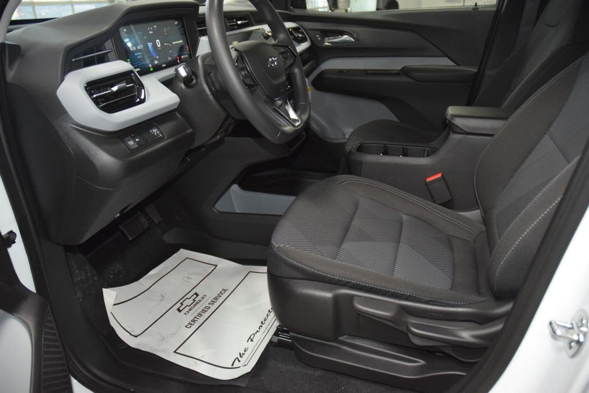 2027 Chevrolet Bolt LT — photo 22