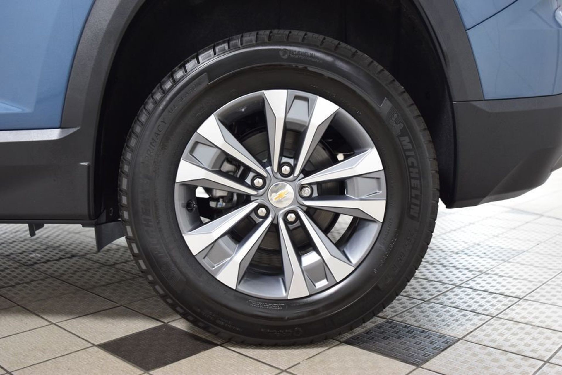 2027 Chevrolet Equinox LT — photo 13