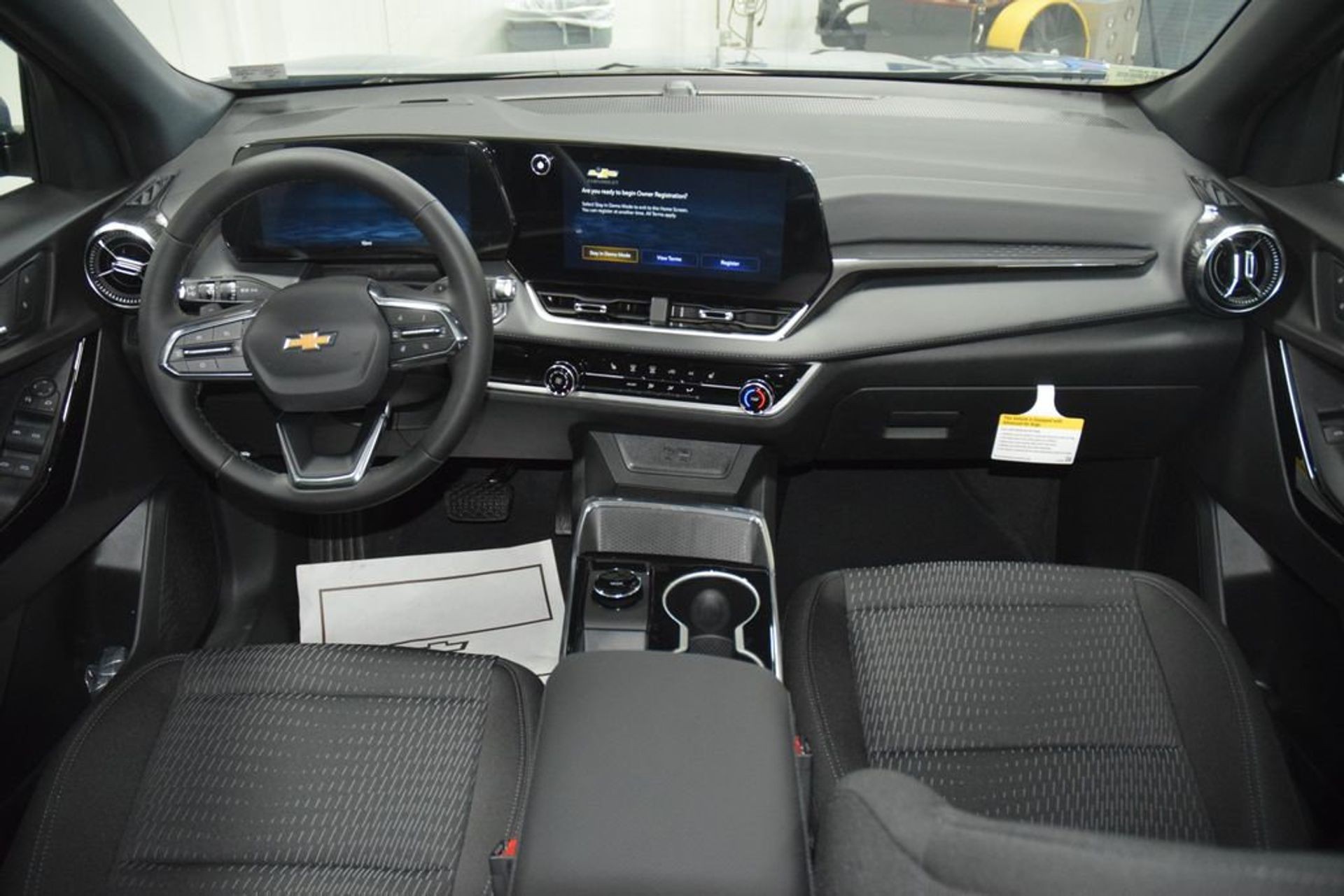 2027 Chevrolet Equinox LT — photo 16